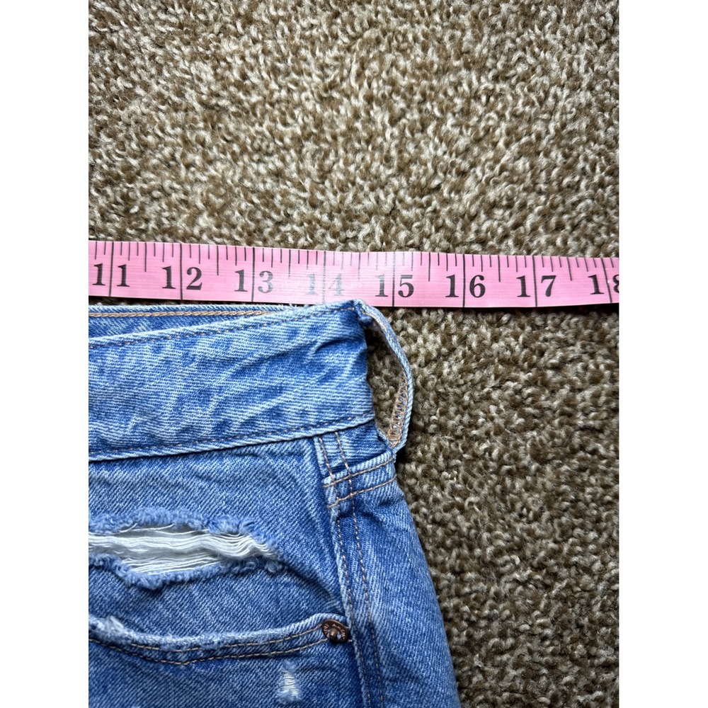 American Eagle Tomgirl Short Womens 2 Light Wash Distressed Cut‎ Off Denim Jeans - Picture 6 of 10